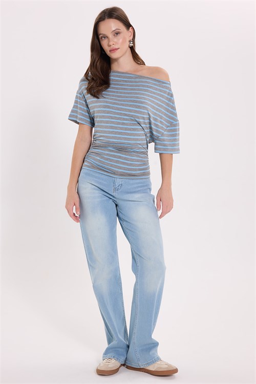 Kadın Regular Fit Klasik Kesim Asimetrik Yaka Yarasa Kol Çizgili Likralı Mavi Viskon Crop Bluz