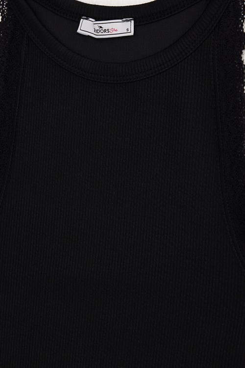 Kadın Slim Fit Dar Kesim Halter Yaka Kolsuz Dantel Detaylı Siyah Atlet Bluz