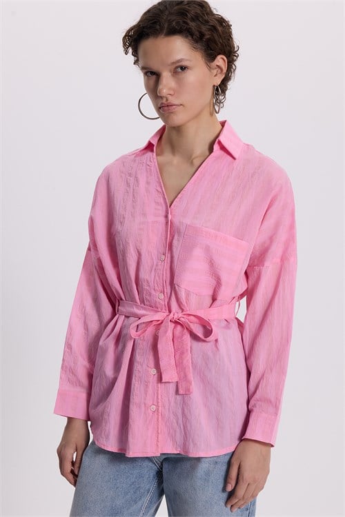 Kadın Oversize Geniş Kesim Uzun Kollu Pamuklu Beli Kuşaklı Çizgili Cepli Pembe Gömlek
