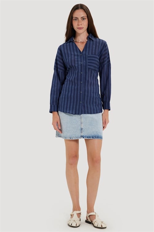 Kadın Oversize Geniş Kesim Uzun Kollu Pamuklu Beli Kuşaklı Çizgili Cepli Lacivert Gömlek 