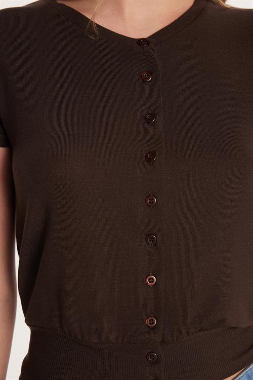 Kadın Slim Fit Dar Kesim Kısa Kollu Bisiklet Yaka Düğmeli Kahverengi Hırka