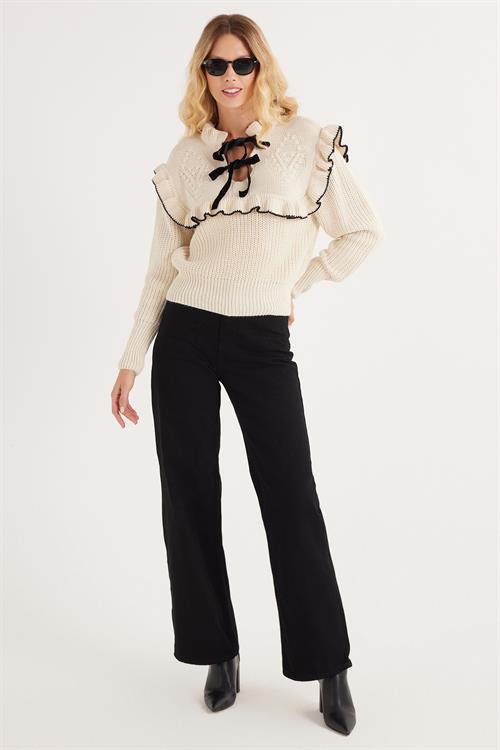 Kadın Slim Fit Dar Kesim Balıkçı Yaka Fırfır Detaylı Bej Kazak