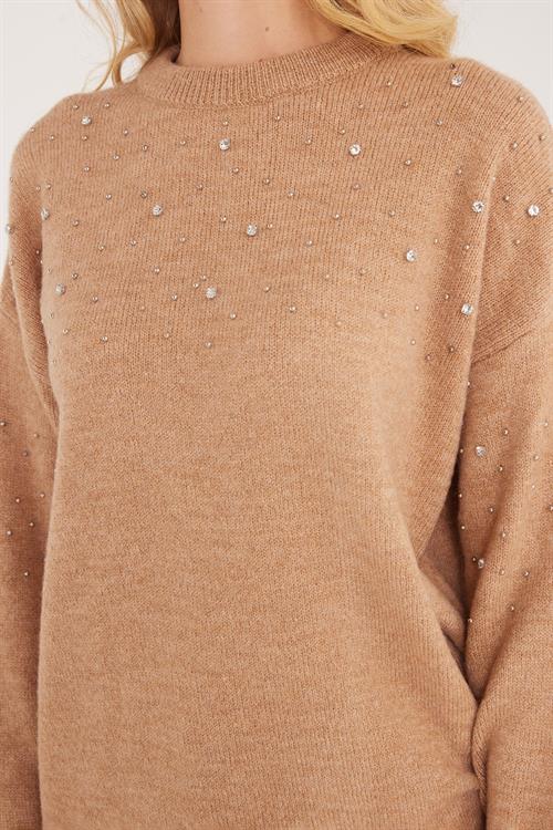 Kadın Slim Fit Dar Kesim Bisiklet Yaka İşlemeli Vizon Kazak