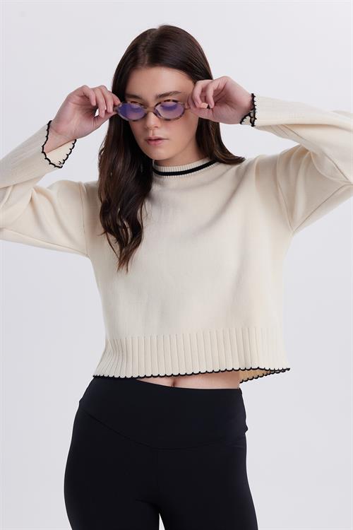Kadın Oversize Geniş Kesim Bisiklet Yaka Çizgili Beyaz Kazak