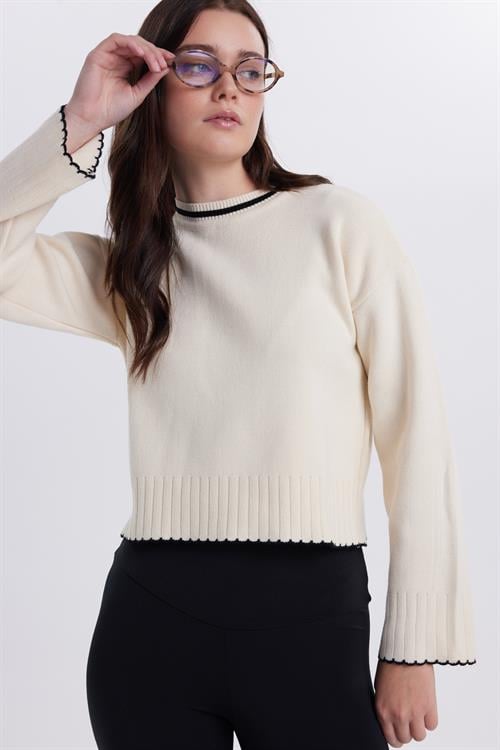 Kadın Oversize Geniş Kesim Bisiklet Yaka Çizgili Beyaz Kazak