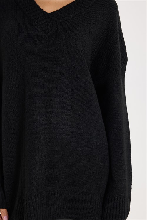 Kadın Oversize Geniş Kesim Düşük Omuzlu Rahat Ve Dökümlü Kol Kesimi Siyah V Yaka Kazak