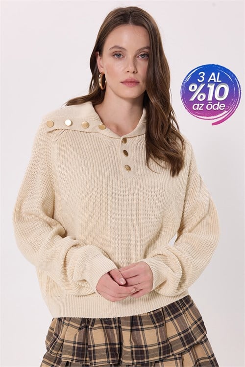 Kadın Oversize Geniş Kesim Balıkçı Yaka Desenli Düğme Detaylı Ekru Triko Kazak