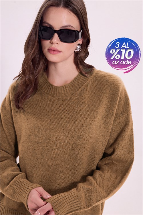 Kadın Oversize Geniş Kesim Bisiklet Yaka Bej Triko Kazak
