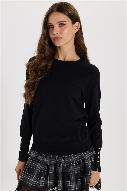 Kadın Slim Fit Dar Kesim Bisiklet Yaka Kol Manşet Yırtmaçlı Gold Düğme Detay Siyah Triko Kazak