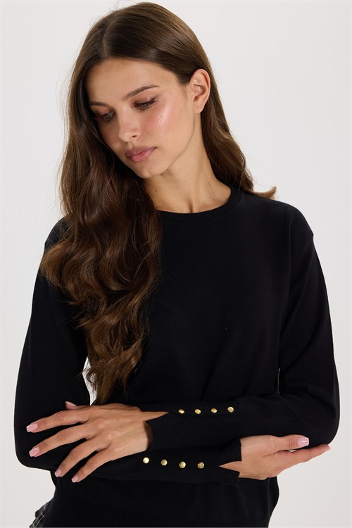Kadın Slim Fit Dar Kesim Bisiklet Yaka Kol Manşet Yırtmaçlı Gold Düğme Detay Siyah Triko Kazak