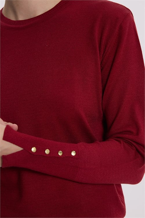 Kadın Slim Fit Dar Kesim Bisiklet Yaka Kol Manşeti Yırtmaçlı Gold Düğme Detaylı Bordo Triko Kazak
