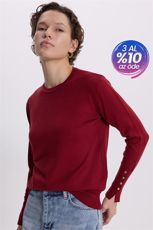 Kadın Slim Fit Dar Kesim Bisiklet Yaka Kol Manşeti Yırtmaçlı Gold Düğme Detaylı Bordo Triko Kazak