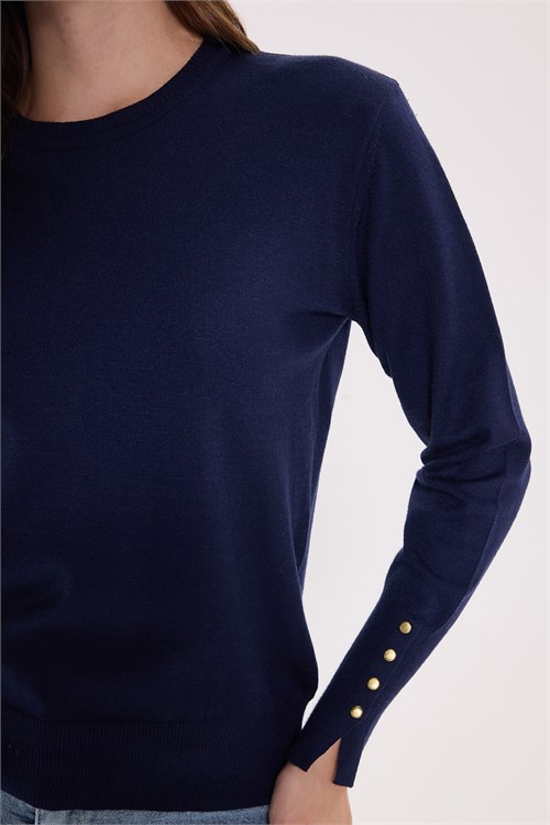 Kadın Slim Fit Dar Kesim Bisiklet Yaka Kol Manşeti Yırtmaçlı Gold Düğme Detaylı Lacivert Triko Kazak