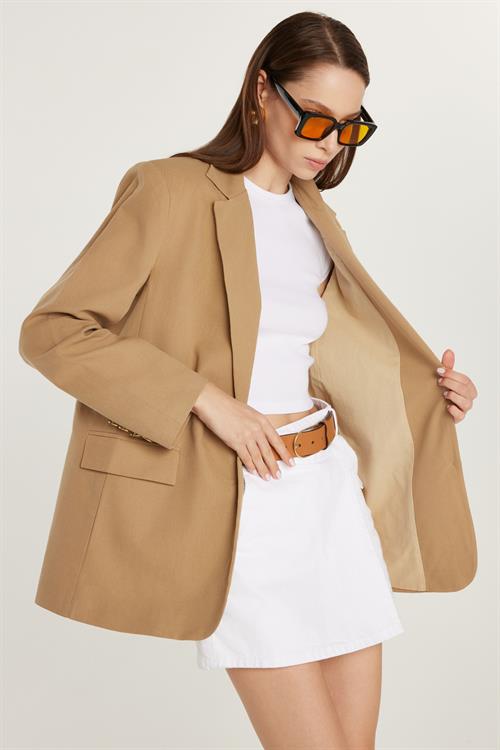 Kadın Slim Fit Dar Kesim Mono Yaka Torba Cep Vatkalı Bej Ceket