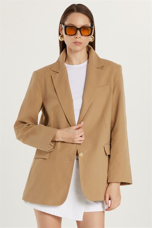 Kadın Slim Fit Dar Kesim Mono Yaka Torba Cep Vatkalı Bej Ceket