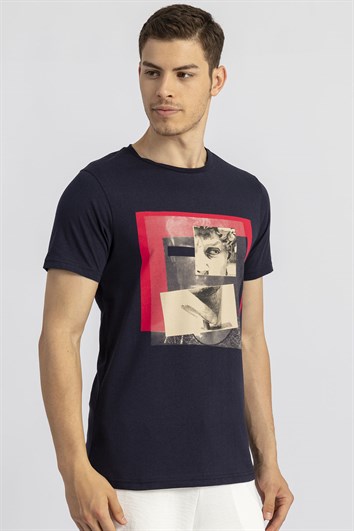 Erkek Slim Fit Dar Kesim %100 Pamuk Yumuşak Dokulu Baskılı Lacivert Bisiklet Yaka Tişört