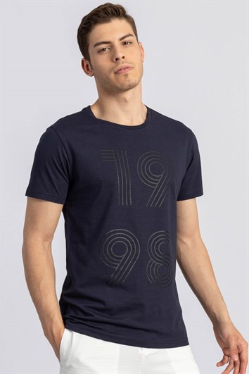 Erkek Slim Fit Dar Kesim %100 Pamuk Yumuşak Dokulu Baskılı Lacivert Bisiklet Yaka Tişört