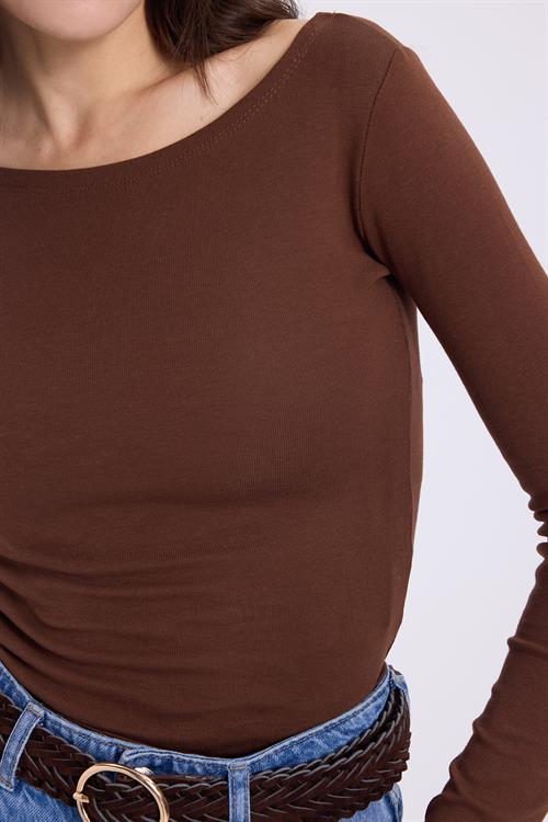 Kadın Slim Fit Dar Kesim Pamuklu Modal Kumaş Uzun Kollu Kayık Yaka Koyu Kahve Bluz