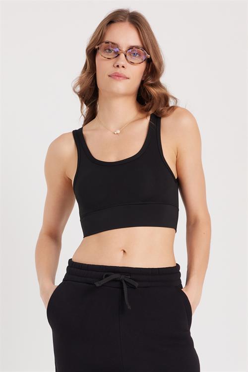 Kadın Slim Fit Dar Kesim İnce Askılı Kare Yaka Siyah Crop