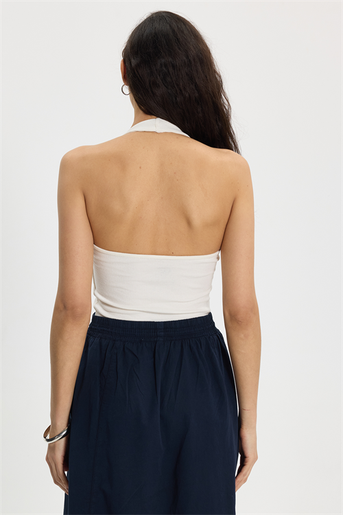 Kadın Slim Fit Dar Kesim Pamuklu Halter Yaka Kaşkorse Ekru Crop