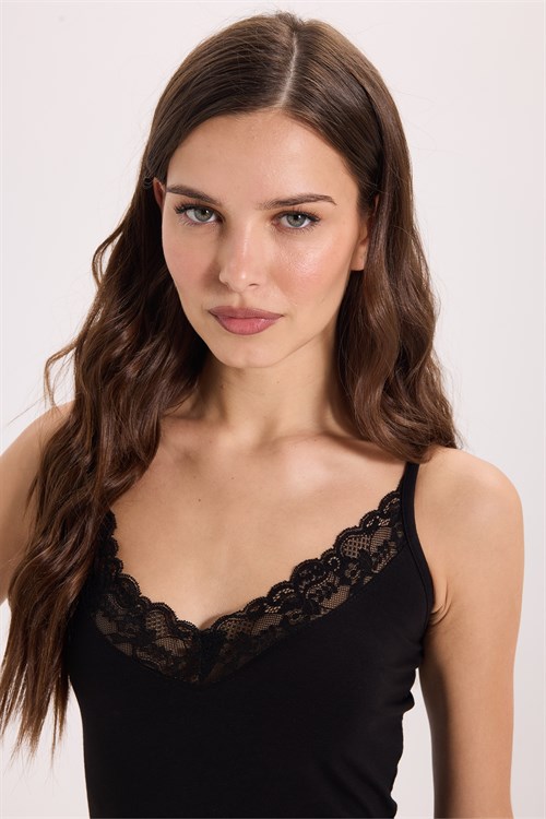 Kadın Slim Fit Dar Kesim  Kolsuz V Yaka Dantel Detaylı Pamuklu Likralı Siyah Crop
