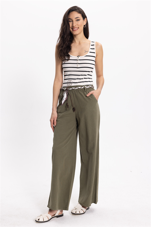 Kadın Slim Fit Dar Kesim Pamuklu Askılı Kare Yaka Çizgili Beyaz Crop
