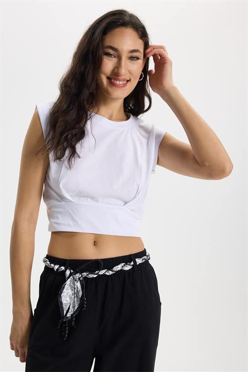 Kadın Slim Fit %100 Pamuk Pileli Yumuşak Doku Beyaz Bisiklet Yaka Crop Bluz