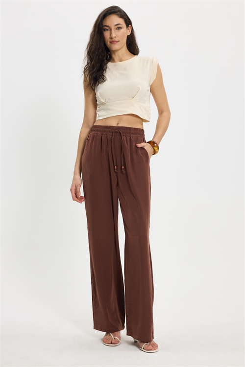 Kadın Slim Fit %100 Pamuk Pileli Yumuşak Doku Bisiklet Yaka Bej Crop Bluz