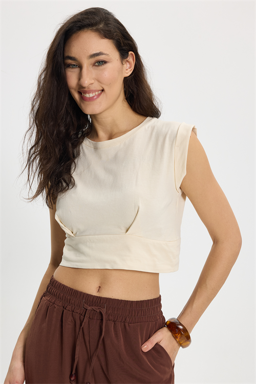Kadın Slim Fit %100 Pamuk Pileli Yumuşak Doku Bisiklet Yaka Bej Crop Bluz
