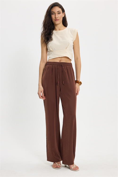Kadın Slim Fit %100 Pamuk Pileli Yumuşak Doku Bisiklet Yaka Bej Crop Bluz