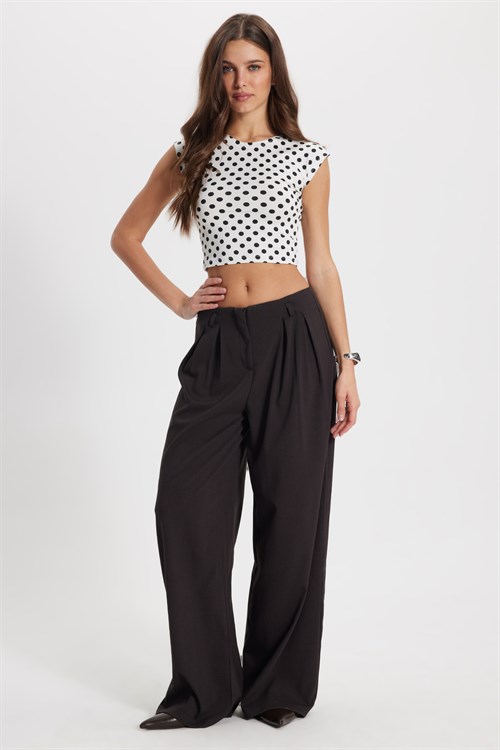 Kadın Slim Fit Dar Kesim Puantiyeli Bisiklet Yaka Beyaz Crop Bluz