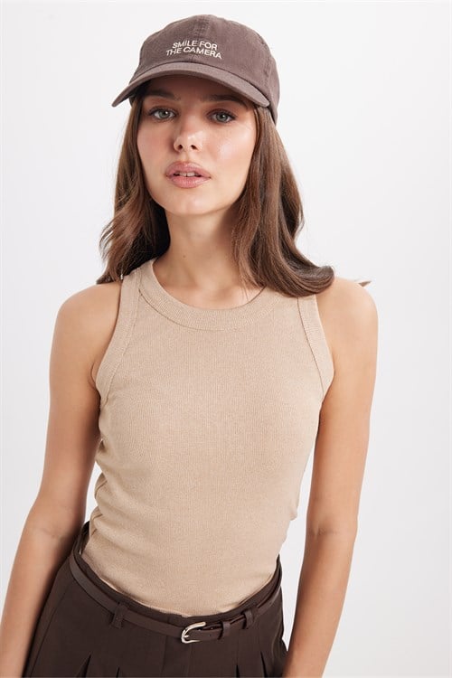 Kadın Slim Fit Dar Kesim Pamuklu Askılı Bisiklet Yaka Vizon Crop Atlet
