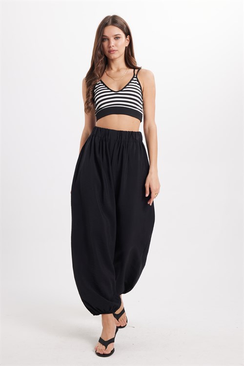 Kadın Slim Fit Dar Kesim Sırtı Çapraz Bağlamalı Askılı V Yaka Çizgili Siyah Crop 