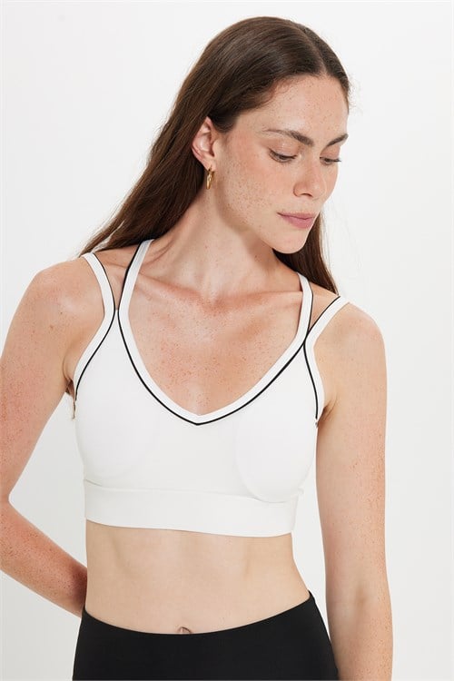 Kadın Slim Fit Dar Kesim Çapraz Bağlamalı Askılı V Yaka Beyaz Crop 