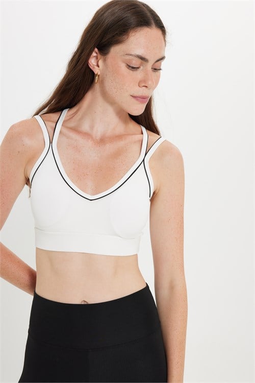 Kadın Slim Fit Dar Kesim Çapraz Bağlamalı Askılı V Yaka Beyaz Crop 