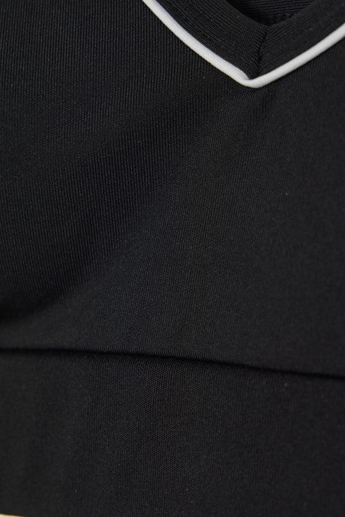 Kadın Slim Fit Dar Kesim Çapraz Bağlamalı Askılı V Yaka Siyah Crop 
