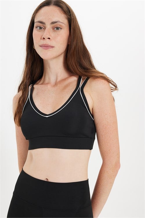 Kadın Slim Fit Dar Kesim Çapraz Bağlamalı Askılı V Yaka Siyah Crop 