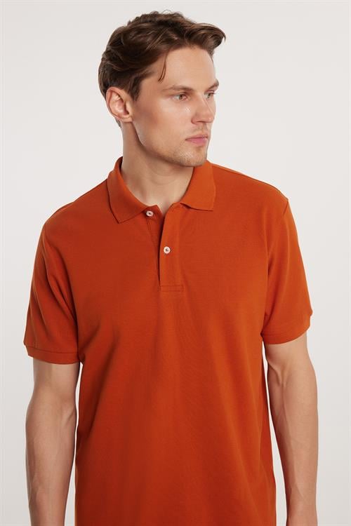 Erkek Regular Fit Klasik Kesim %100 Pamuk Düz Pike Kiremit Polo Yaka Tişört