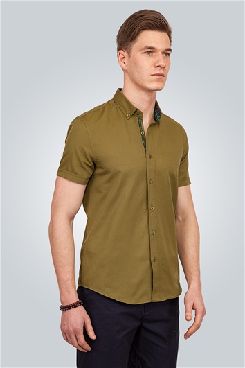 Erkek Slim Fit Dar Kesim Kısa Kollu Pamuklu Oxford Doku Kolay Ütülenebilir Haki Düğmeli Yaka Gömlek