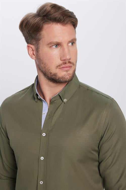 Slim Fit Uzun Kollu Düğmeli Yaka Pamuklu Kolay Ütü Düz Erkek Gömlek