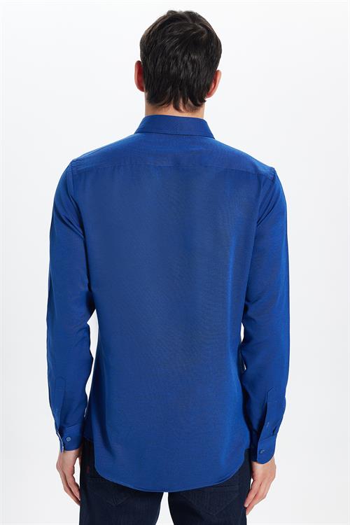 Erkek Slim Fit Dar Kesim Uzun Kollu Pamuklu Oxford Doku Sax Mavi Düğmeli Yaka Gömlek