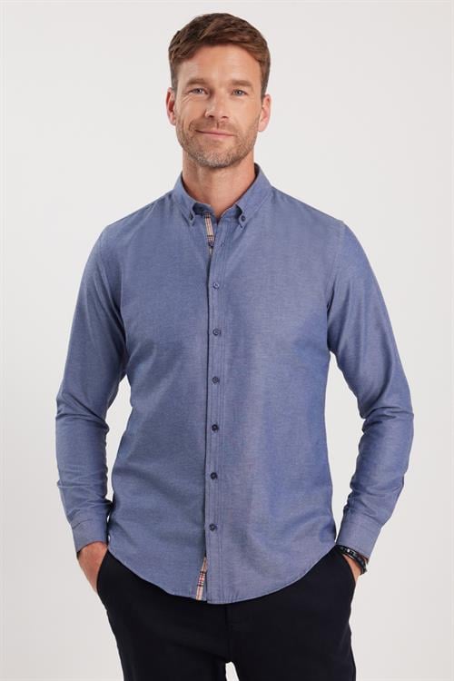 Erkek Slim Fit Dar Kesim Uzun Kollu Pamuklu Oxford Doku Lacivert Düğmeli Yaka Gömlek