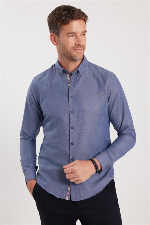 Erkek Slim Fit Dar Kesim Uzun Kollu Pamuklu Oxford Doku Lacivert Düğmeli Yaka Gömlek