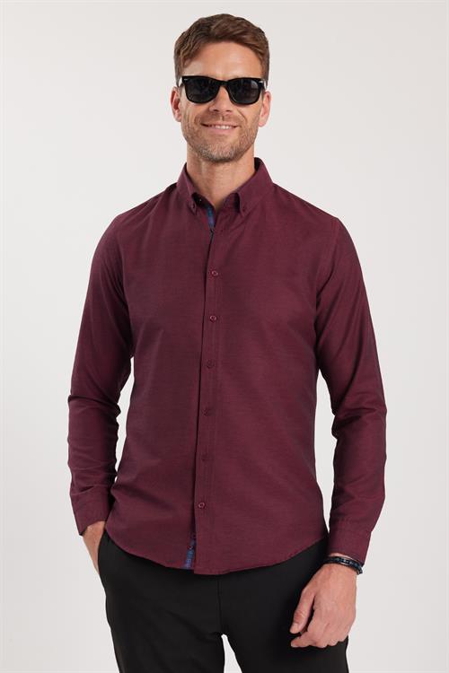 Erkek Slim Fit Dar Kesim Uzun Kollu Pamuklu Oxford Doku Kolay Ütülenebilir Bordo Düğmeli Yaka Gömlek