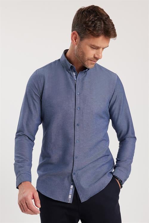 Erkek Slim Fit Dar Kesim Uzun Kollu Pamuklu Oxford Doku Lacivert Düğmeli Yaka Gömlek
