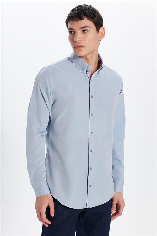 Erkek Slim Fit Dar Kesim Uzun Kollu Pamuklu Oxford Doku Kolay Ütülenebilir Mavi Düğmeli Yaka Gömlek