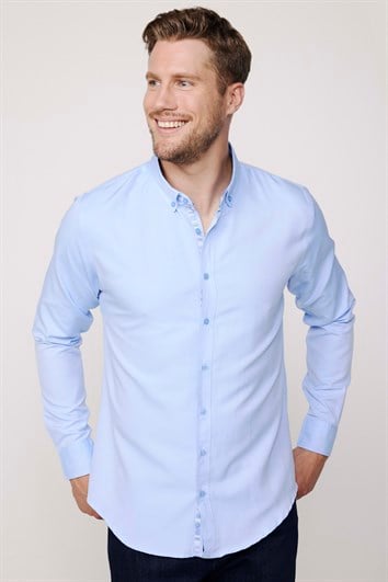 Erkek Slim Fit Dar Kesim Uzun Kollu Pamuklu Oxford Doku Kolay Ütülenebilir Mavi Düğmeli Yaka Gömlek