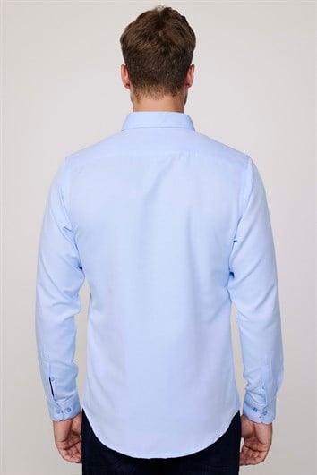 Erkek Slim Fit Dar Kesim Uzun Kollu Pamuklu Oxford Doku Kolay Ütülenebilir Mavi Düğmeli Yaka Gömlek