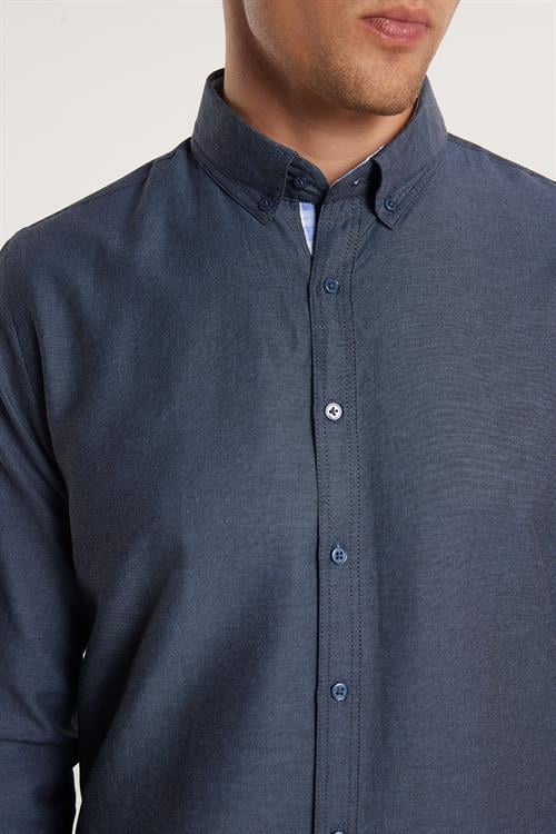 Erkek Slim Fit Dar Kesim Uzun Kollu Pamuklu Oxford Doku Kolay Ütülenebilir Mavi Düğmeli Yaka Gömlek
