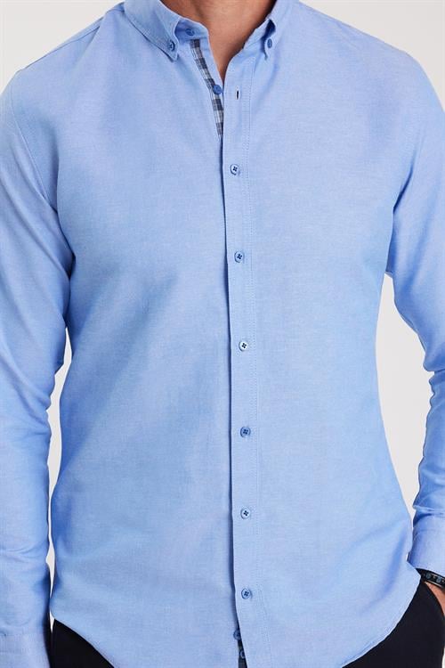 Erkek Slim Fit Dar Kesim Uzun Kollu Pamuklu Oxford Doku Kolay Ütülenebilir Mavi Düğmeli Yaka Gömlek